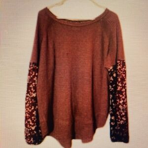 Size 2X-sweater with floral sleeves